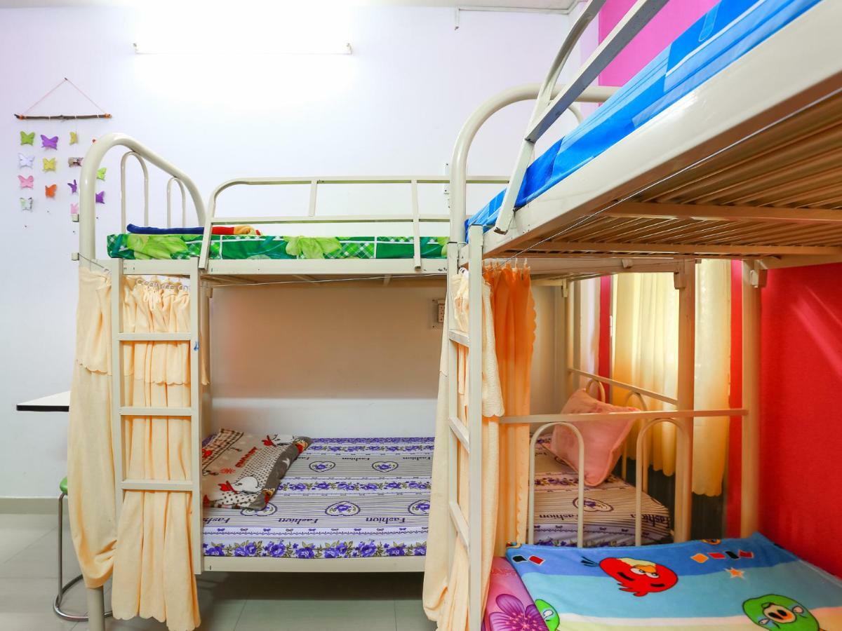 Color House Hostel โฮจิมินห์ซิตี้ ภายนอก รูปภาพ